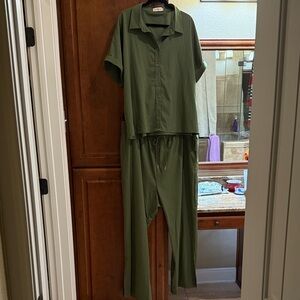Ivy City Co Green Button up Top & Wide Leg pants (2pcs)